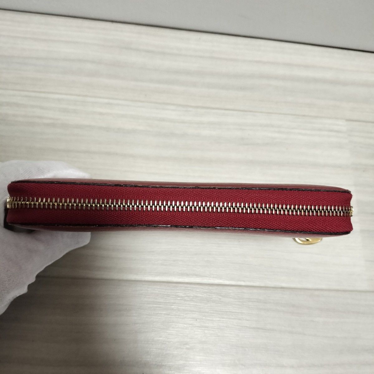 グッチ GUCCI 長財布 レッド ラブリー ハート型 ゴールド金具 グッチ GUCCI 長財布 レッド ラブリー ハート型 ゴールド金具