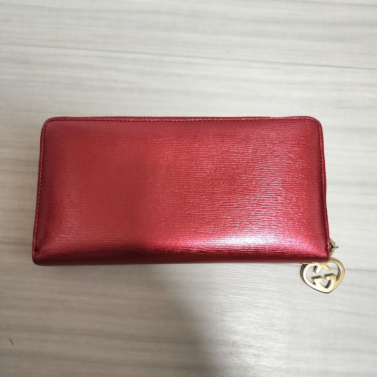 グッチ GUCCI 長財布 レッド ラブリー ハート型 ゴールド金具 グッチ GUCCI 長財布 レッド ラブリー ハート型 ゴールド金具