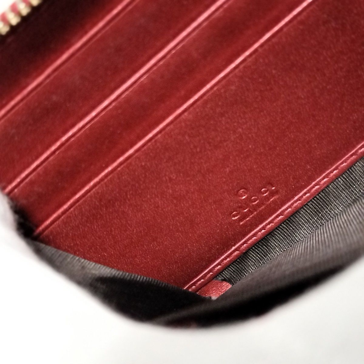 グッチ GUCCI 長財布 レッド ラブリー ハート型 ゴールド金具 グッチ GUCCI 長財布 レッド ラブリー ハート型 ゴールド金具