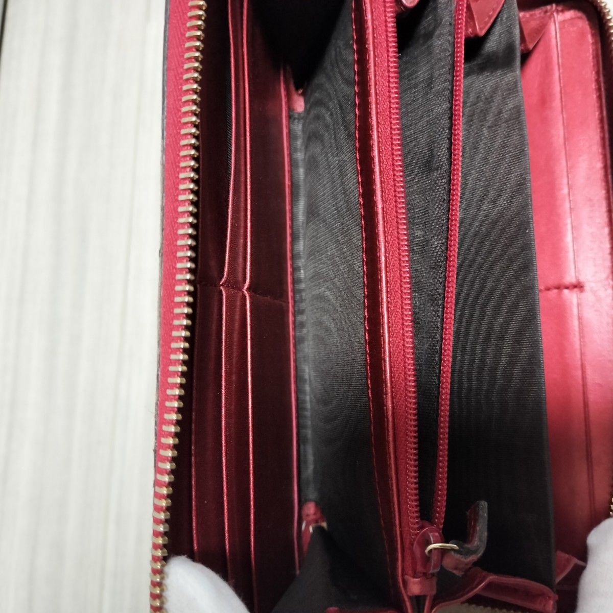 グッチ GUCCI 長財布 レッド ラブリー ハート型 ゴールド金具 グッチ GUCCI 長財布 レッド ラブリー ハート型 ゴールド金具