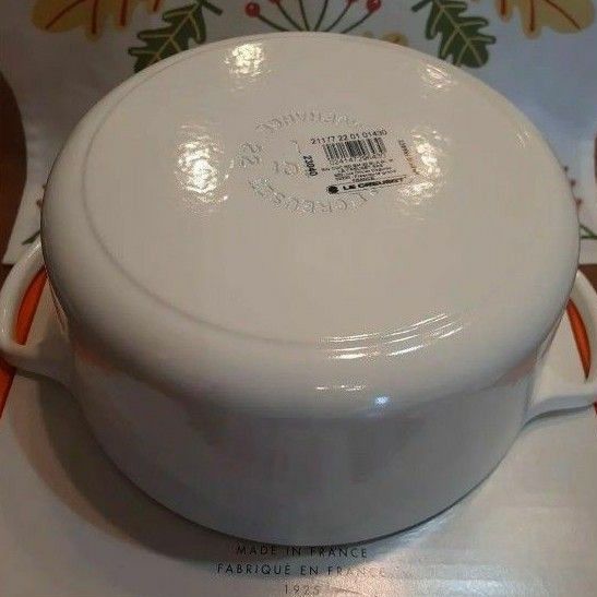 新品 ルクルーゼ ココットロンド 22cm 艶あり・ホワイト ル 新品 ルクルーゼ ココットロンド 22cm 艶あり・ホワイト ル
