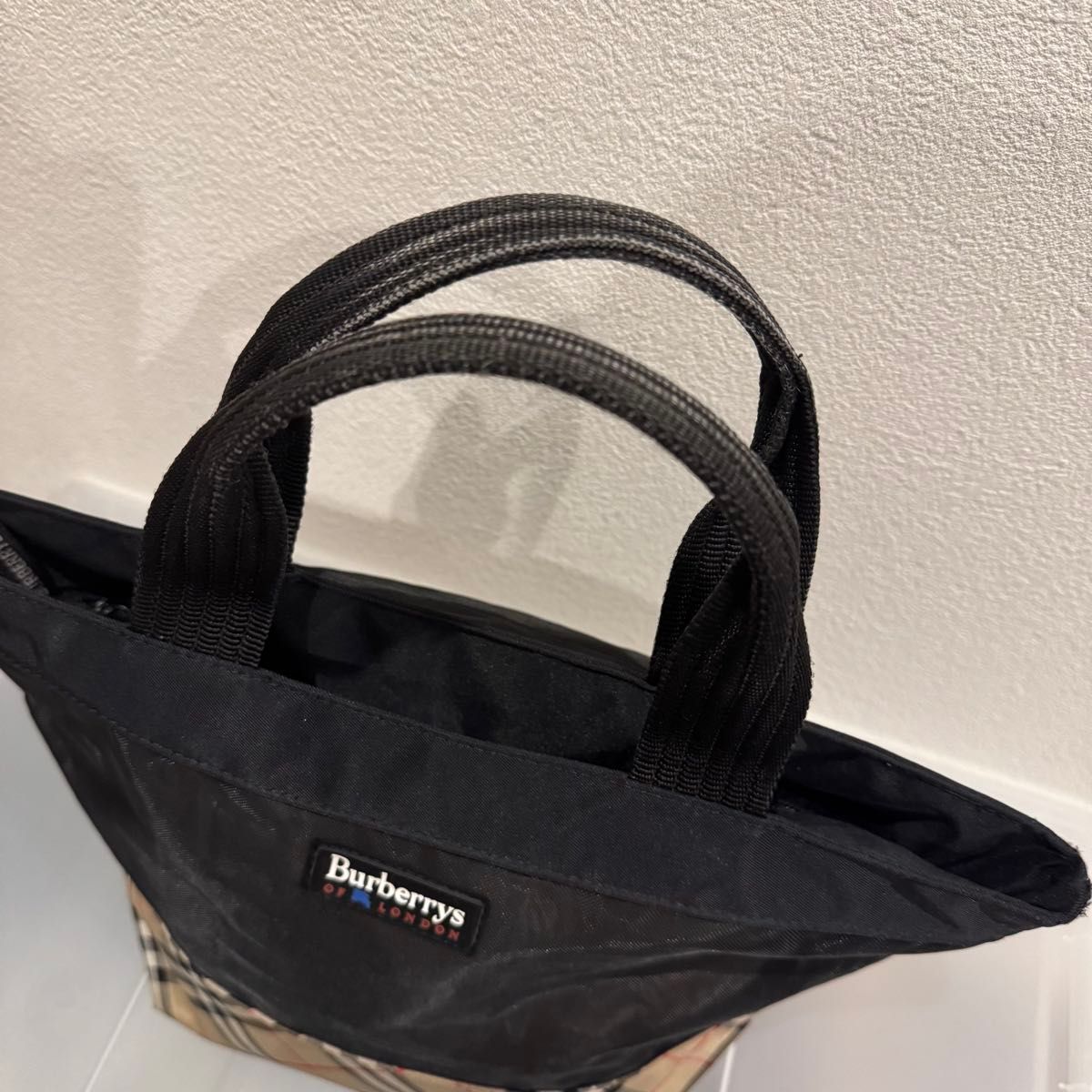 Burberry バーバリー ノバチェック メッシュ ハンドバッグ Burberry バーバリー ノバチェック メッシュ ハンドバッグ