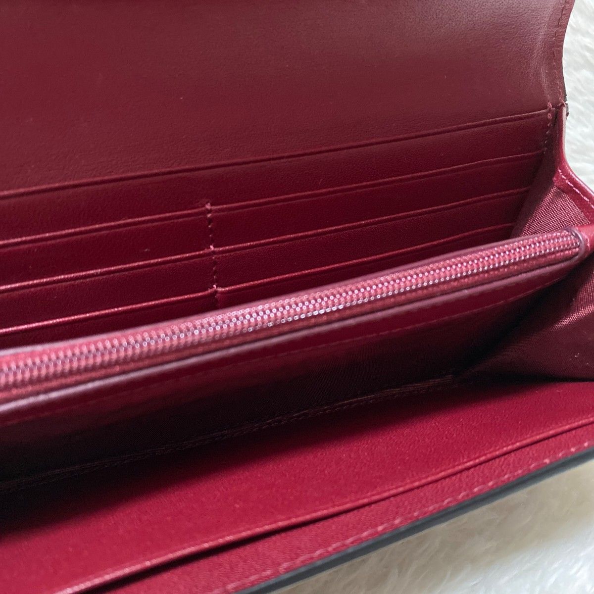 ずっと気になってた フルラ 現行品 ターンロック 総柄 ゴールド金具 長財布 ハート 小物