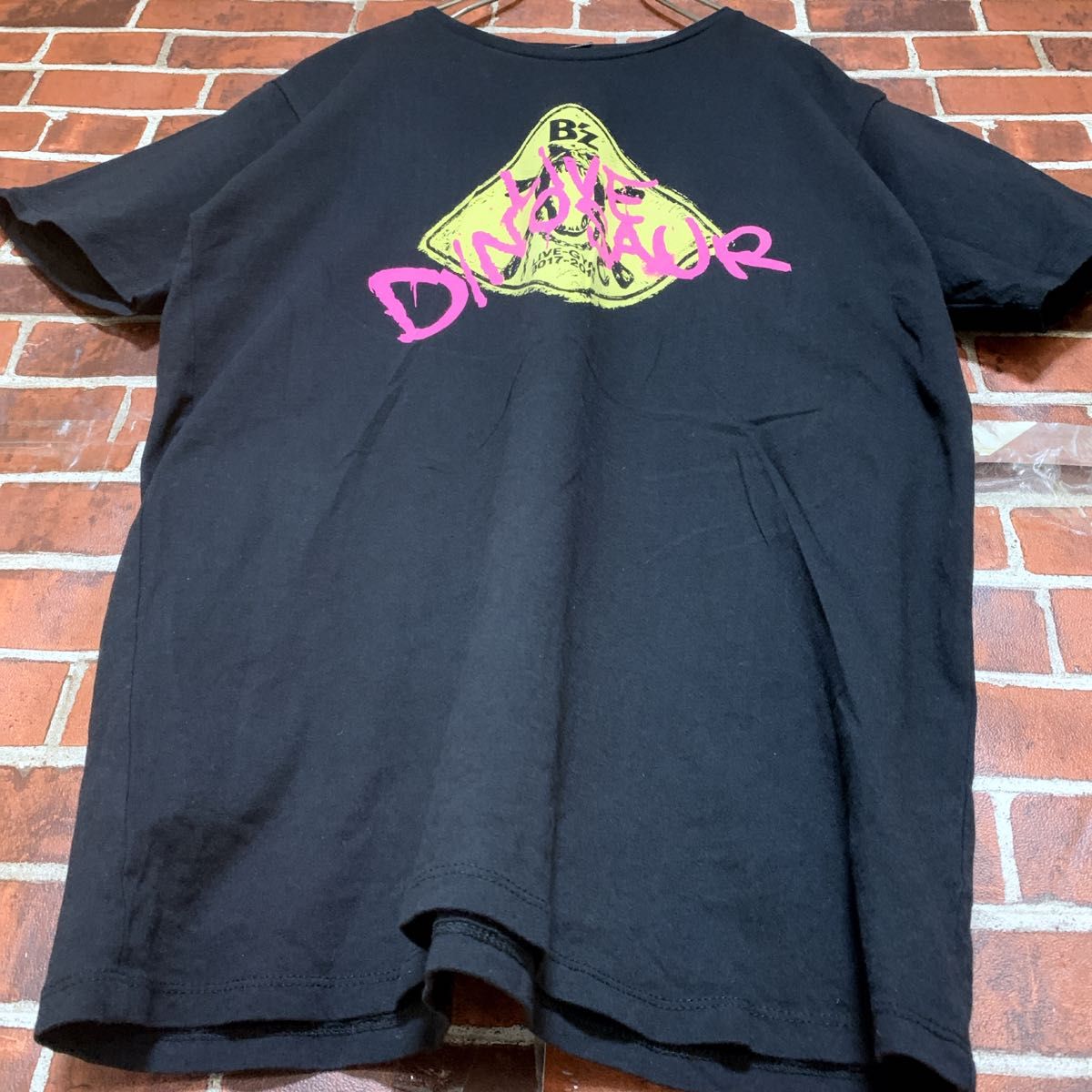 希少】B'z ビーズ LIVE DINOSAUR 2017 バンドtシャツ ロックt 希少】B'z ビーズ LIVE DINOSAUR 2017 バンドtシャツ ロックt