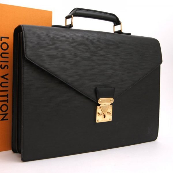 極美品】 ルイヴィトン Louis Vuitton エピ セルヴィエット 極美品】 ルイヴィトン Louis Vuitton エピ セルヴィエット