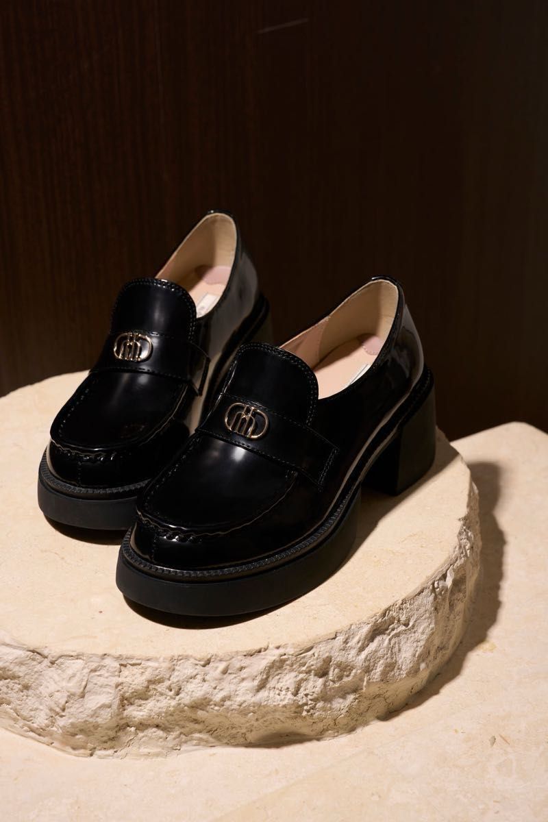 herlipto Trois Logo Loafers 37サイズ【新品】|Yahoo!フリマ herlipto Trois Logo Loafers 37サイズ【新品】|Yahoo!フリマ