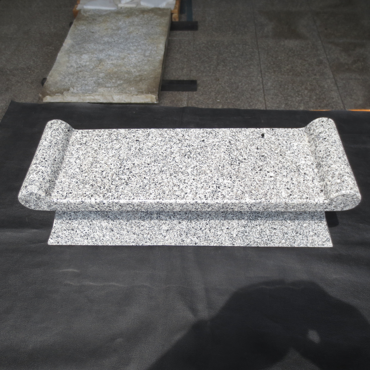 墓石 経机 墓用 屋外 台座 飾り台 供物台 ６１４御影石 きょうづくえ 本磨き仕上げ１３.2kg