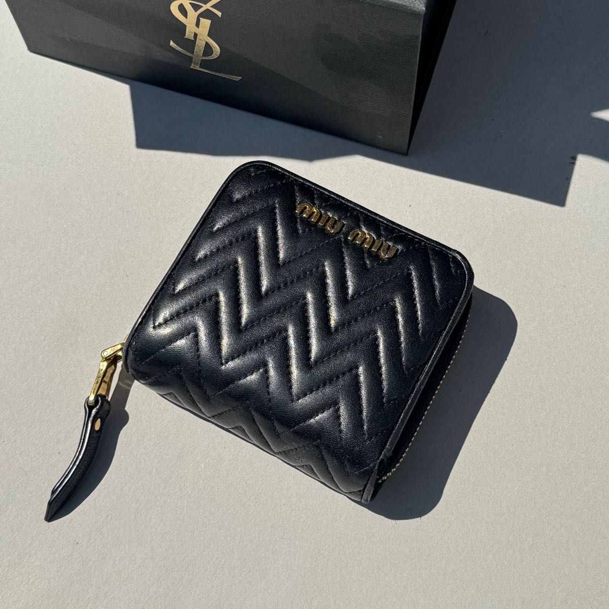 miumiu 二つ折り財布 マテラッセ ブラック|Yahoo!フリマ(旧 miumiu 二つ折り財布 マテラッセ ブラック|Yahoo!フリマ(旧