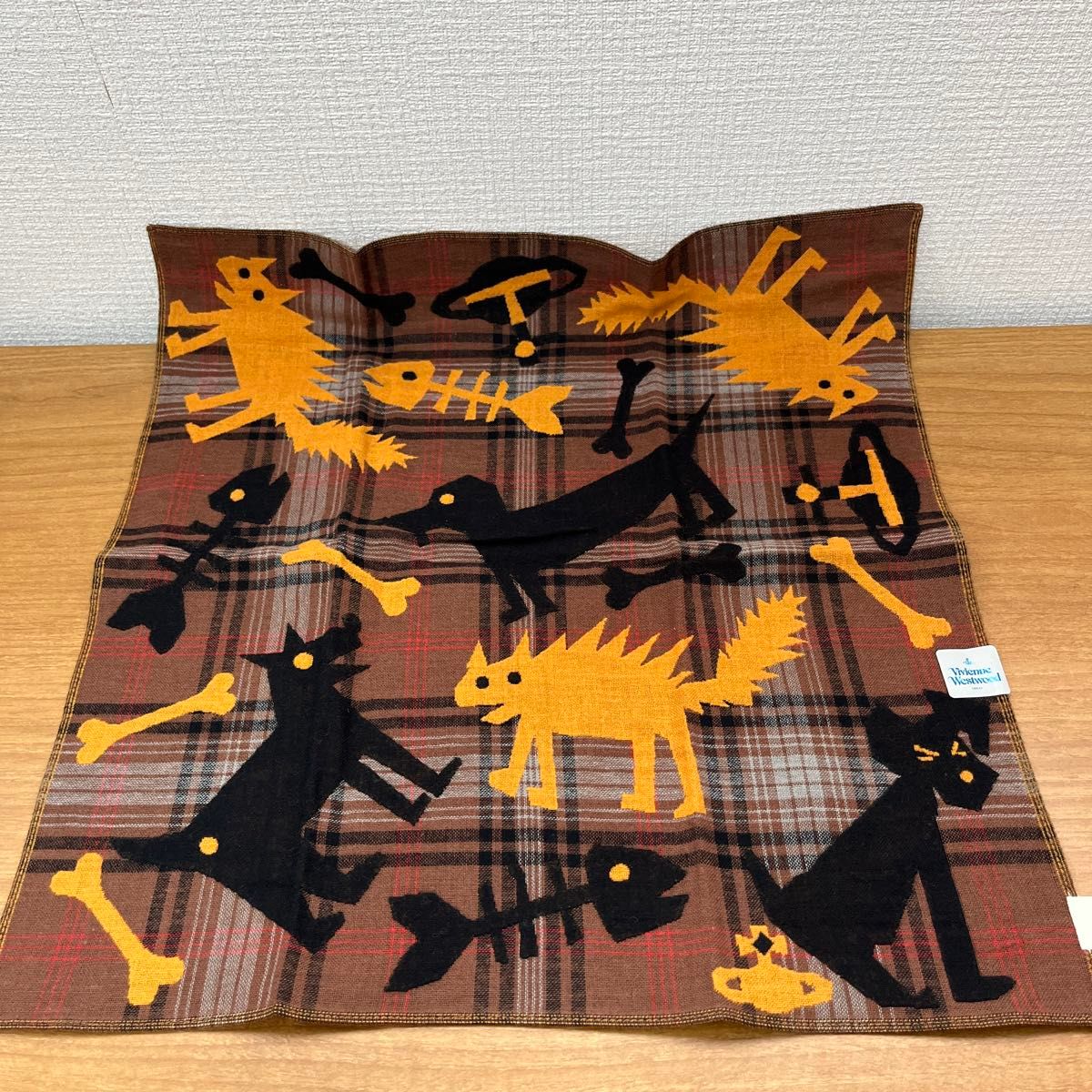 Vivienne Westwood ハンカチ チェック柄 犬 【出品No 216 Vivienne Westwood ハンカチ チェック柄 犬 【出品No 216