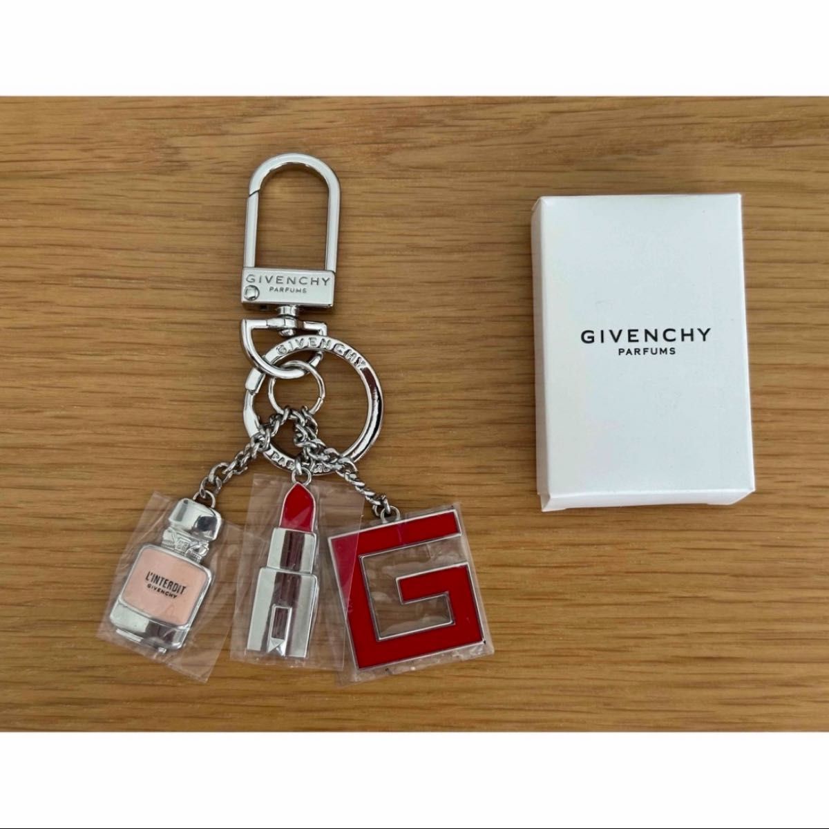 Givenchy キーリング|Yahoo!フリマ(旧PayPayフリマ) Givenchy キーリング|Yahoo!フリマ(旧PayPayフリマ)