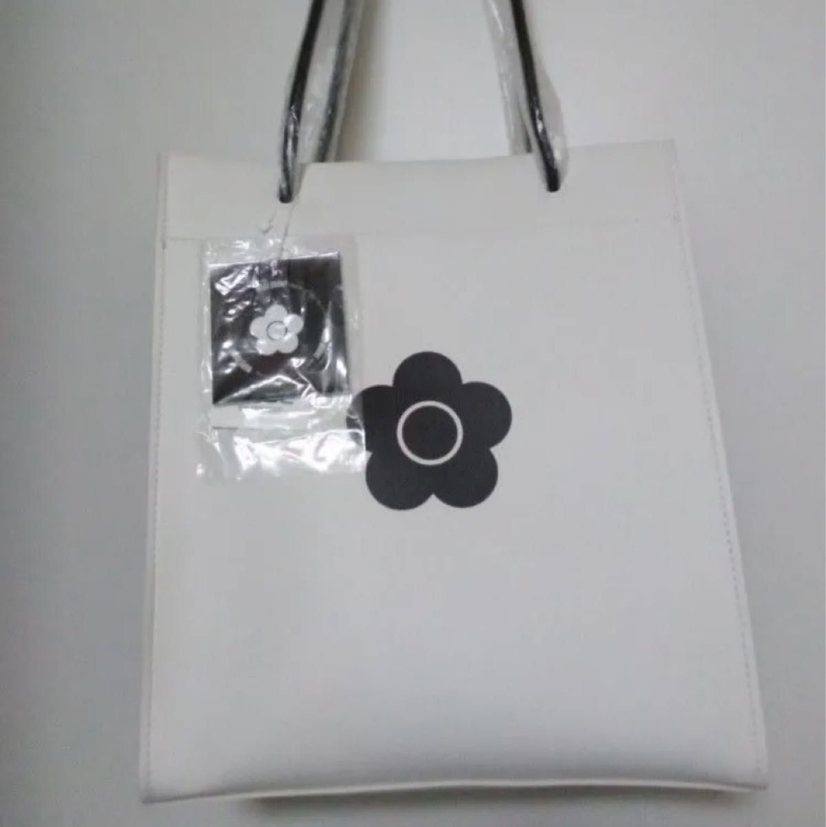 MARY QUANT×AZUL ショッパーバッグazul by moussy 新品 マリクワ MARY QUANT×AZUL ショッパーバッグazul by moussy 新品 マリクワ