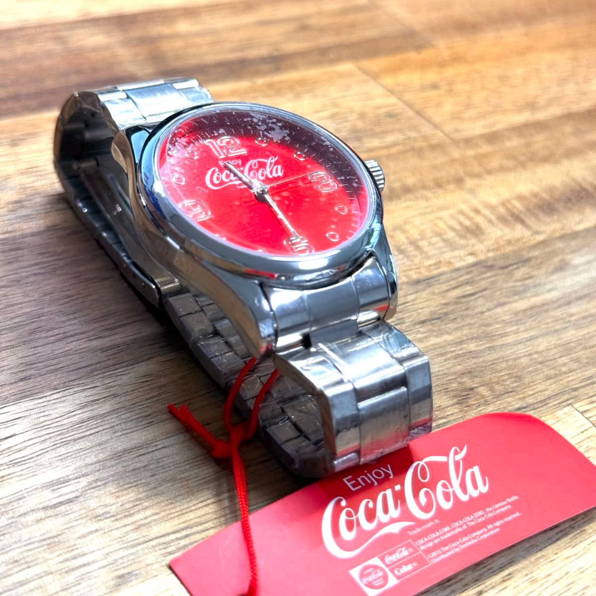 新品 未使用 非売品 コカコーラCoca-Cola 腕時計 レッド 新品 未使用 非売品 コカコーラCoca-Cola 腕時計 レッド