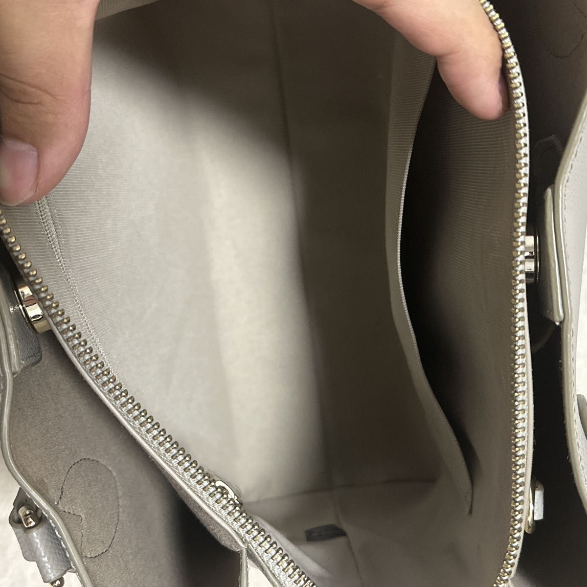 極美品FURLAフルラハンドバッグショルダーバッグチャーム付き 極美品FURLAフルラハンドバッグショルダーバッグチャーム付き