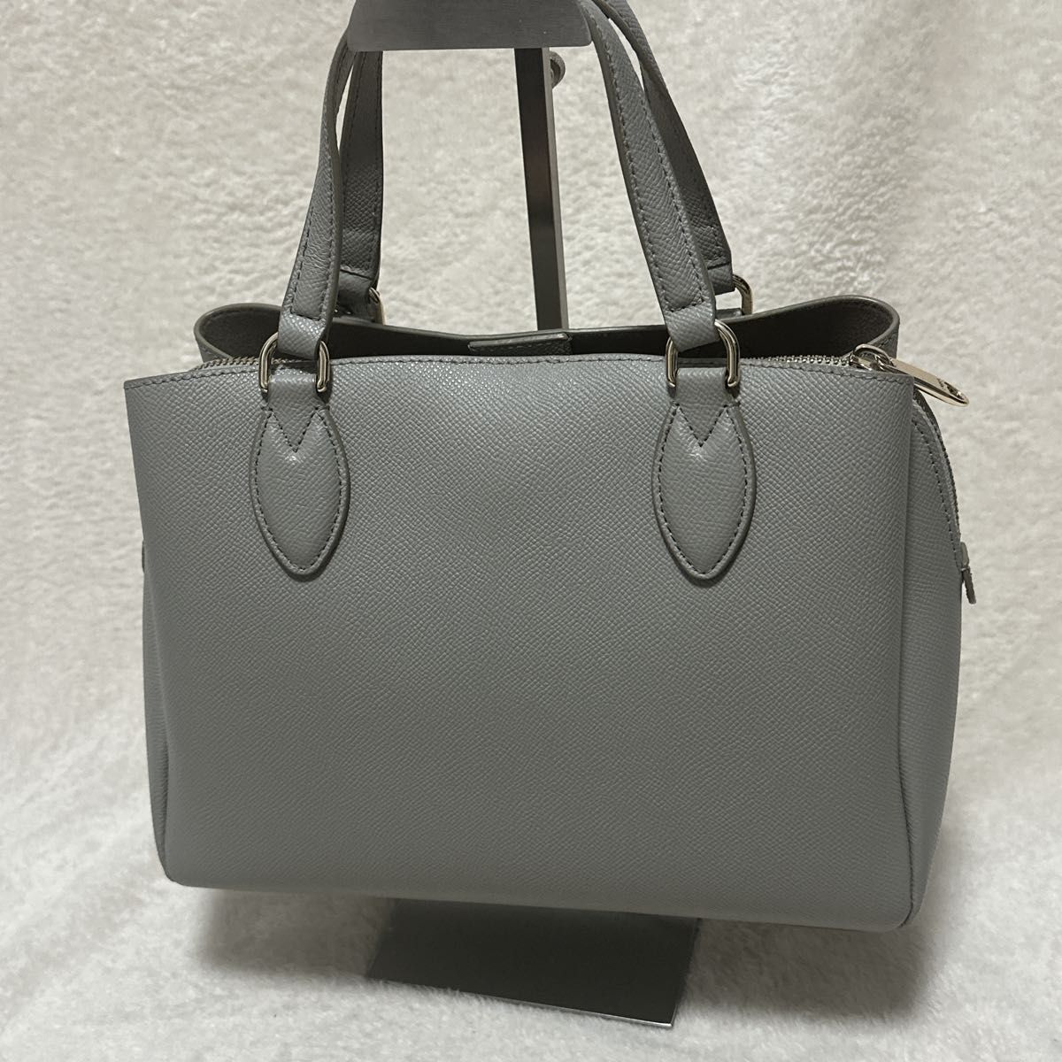 極美品FURLAフルラハンドバッグショルダーバッグチャーム付き 極美品FURLAフルラハンドバッグショルダーバッグチャーム付き