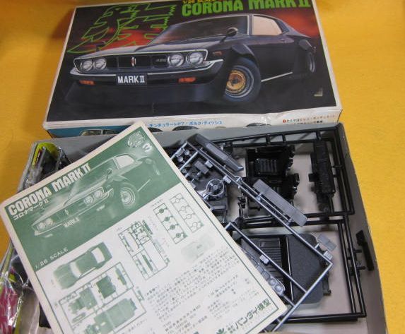 【　バンダイ　族シリーズ　CORONA　MARKⅡ　コロナ　マークII　　】　　　　トヨタ旧車街道レーサープラモデル玩具昭和レトロヴィンテージ