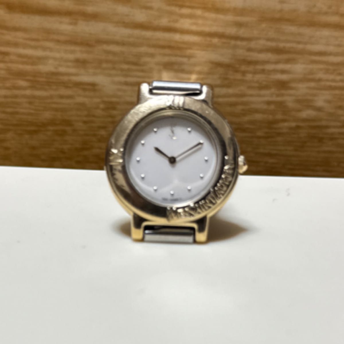Yves Saint Laurent 2200-229789 Y 腕時計 ヴィンテージ Yves Saint Laurent 2200-229789 Y 腕時計 ヴィンテージ