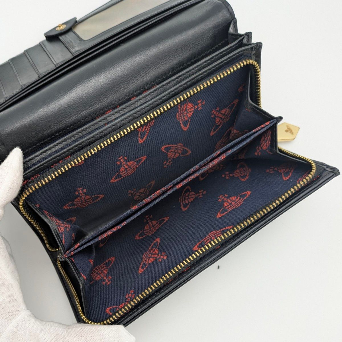 ヴィヴィアンウエストウッド 長財布 ブラック ゴールドオーブ ヴィヴィアンウエストウッド 長財布 ブラック ゴールドオーブ