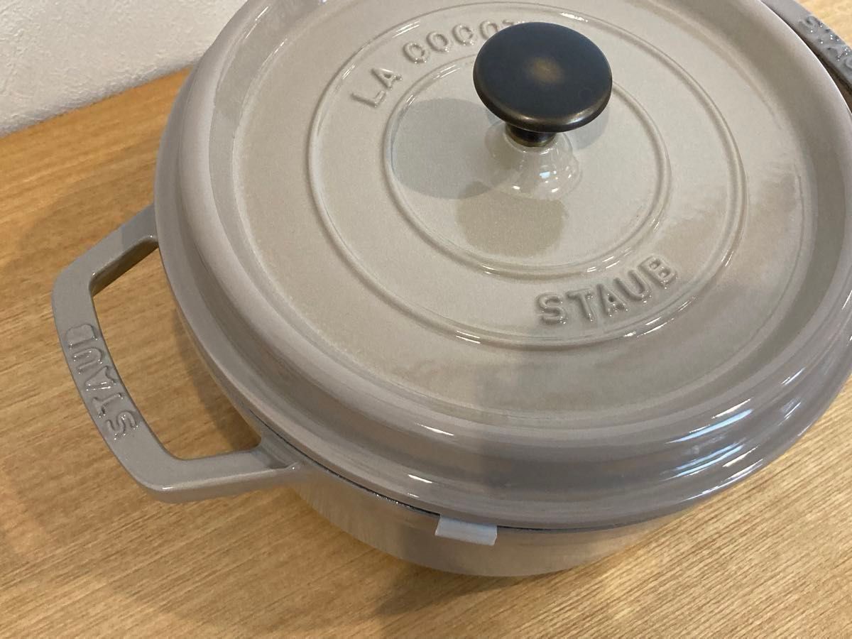 STAUB ココット ラウンド 22cm 三越伊勢丹 限定色 リネン STAUB ココット ラウンド 22cm 三越伊勢丹 限定色 リネン
