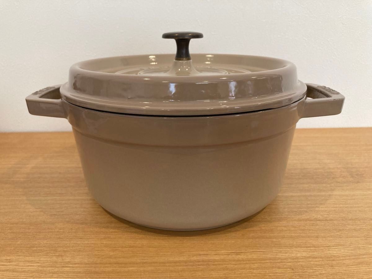 STAUB ココット ラウンド 22cm 三越伊勢丹 限定色 リネン STAUB ココット ラウンド 22cm 三越伊勢丹 限定色 リネン