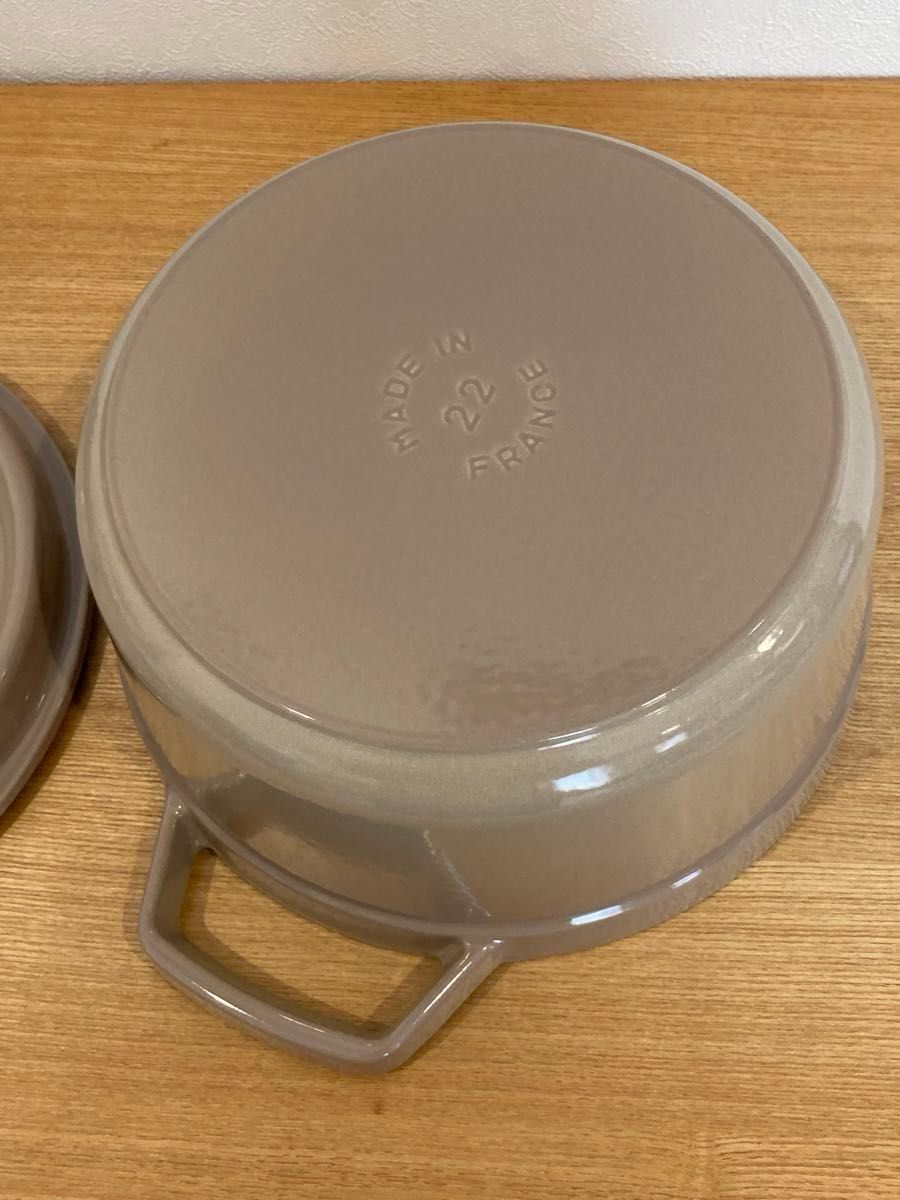 STAUB ココット ラウンド 22cm 三越伊勢丹 限定色 リネン STAUB ココット ラウンド 22cm 三越伊勢丹 限定色 リネン