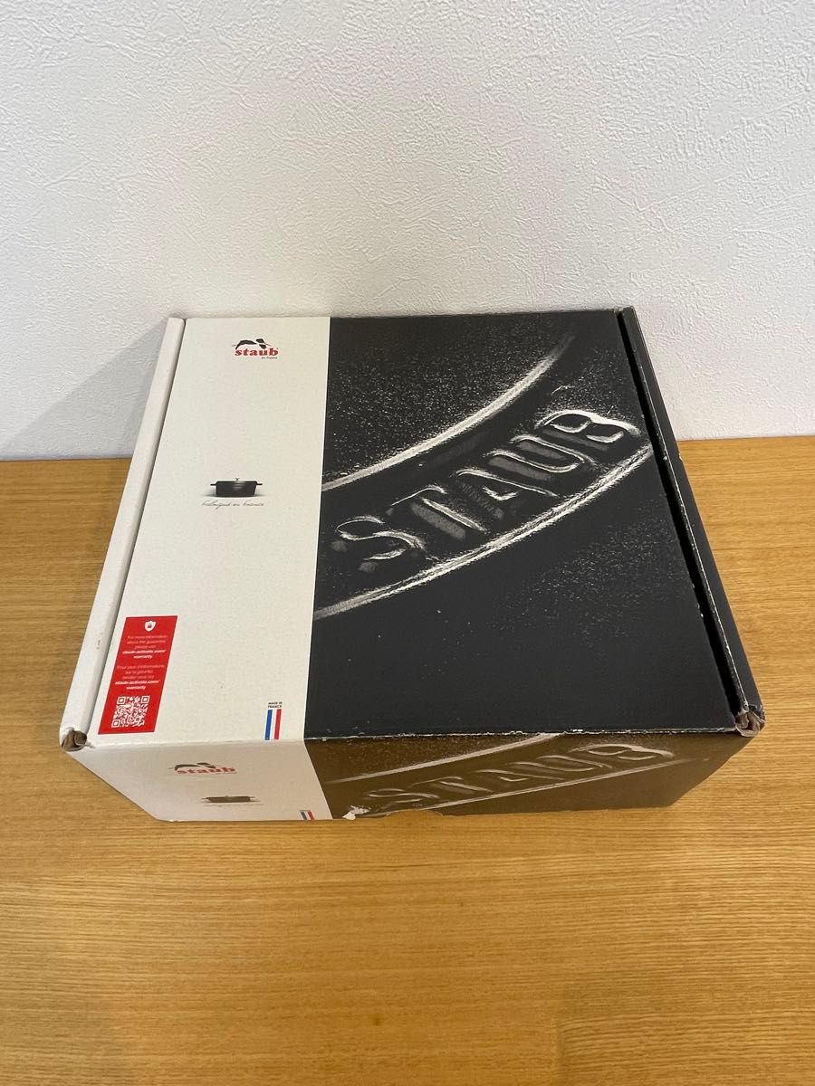 STAUB ココット ラウンド 22cm 三越伊勢丹 限定色 リネン STAUB ココット ラウンド 22cm 三越伊勢丹 限定色 リネン
