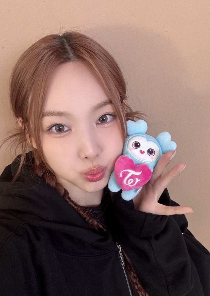 TWICE ナヨン ベイビー ナブリー ひっかけチャーム 7周年 TWICE BABY LOVELYS ひっかけチャーム ナブリー ナヨン|Yahoo