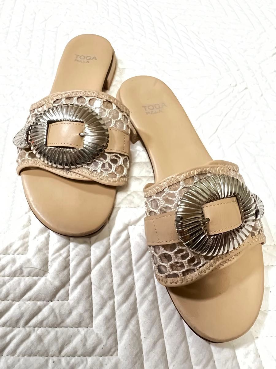 TOGA PULLA メタルバックルメッシュサンダル ベージュ 37|Yahoo TOGA PULLA メタルバックルメッシュサンダル ベージュ 37|Yahoo