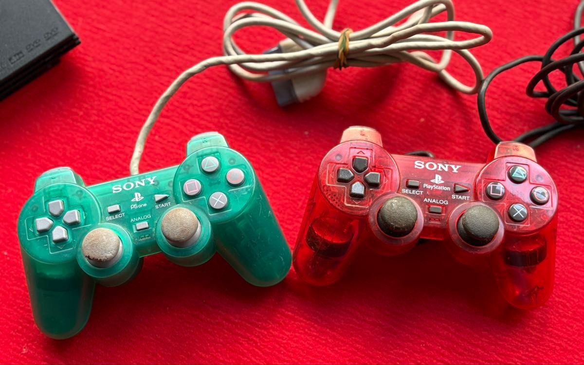 SONY PlayStation2 本体一式 本体 コントローラー2個付き8M SONY PlayStation2 本体一式 本体 コントローラー2個付き8M