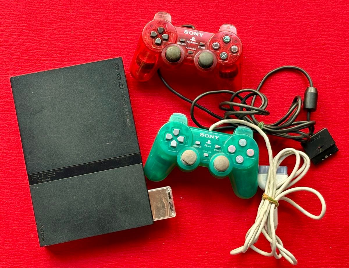 SONY PlayStation2 本体一式 本体 コントローラー2個付き8M SONY PlayStation2 本体一式 本体 コントローラー2個付き8M