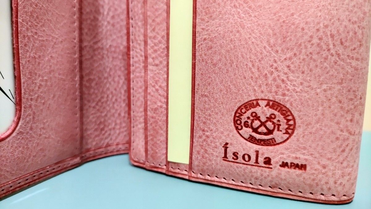 アイソラ isola 未使用 ボックス 2つ折 財布 ピンク 定価17600円 アイソラ isola 未使用 ボックス 2つ折 財布 ピンク 定価17600円