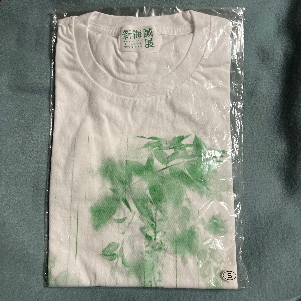 新海誠展 言の葉の庭 Tシャツ Sサイズ|Yahoo!フリマ(旧PayPay 新海誠展 言の葉の庭 Tシャツ Sサイズ|Yahoo!フリマ(旧PayPay