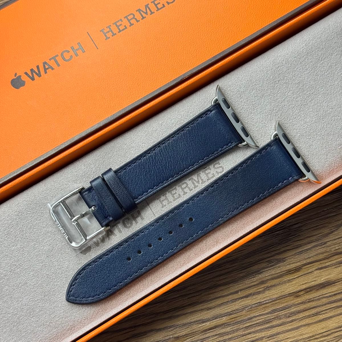 2525 ほぼ未使用 Apple Watch エルメス ネイビー レザーバンド 2525 ほぼ未使用 Apple Watch エルメス ネイビー レザーバンド