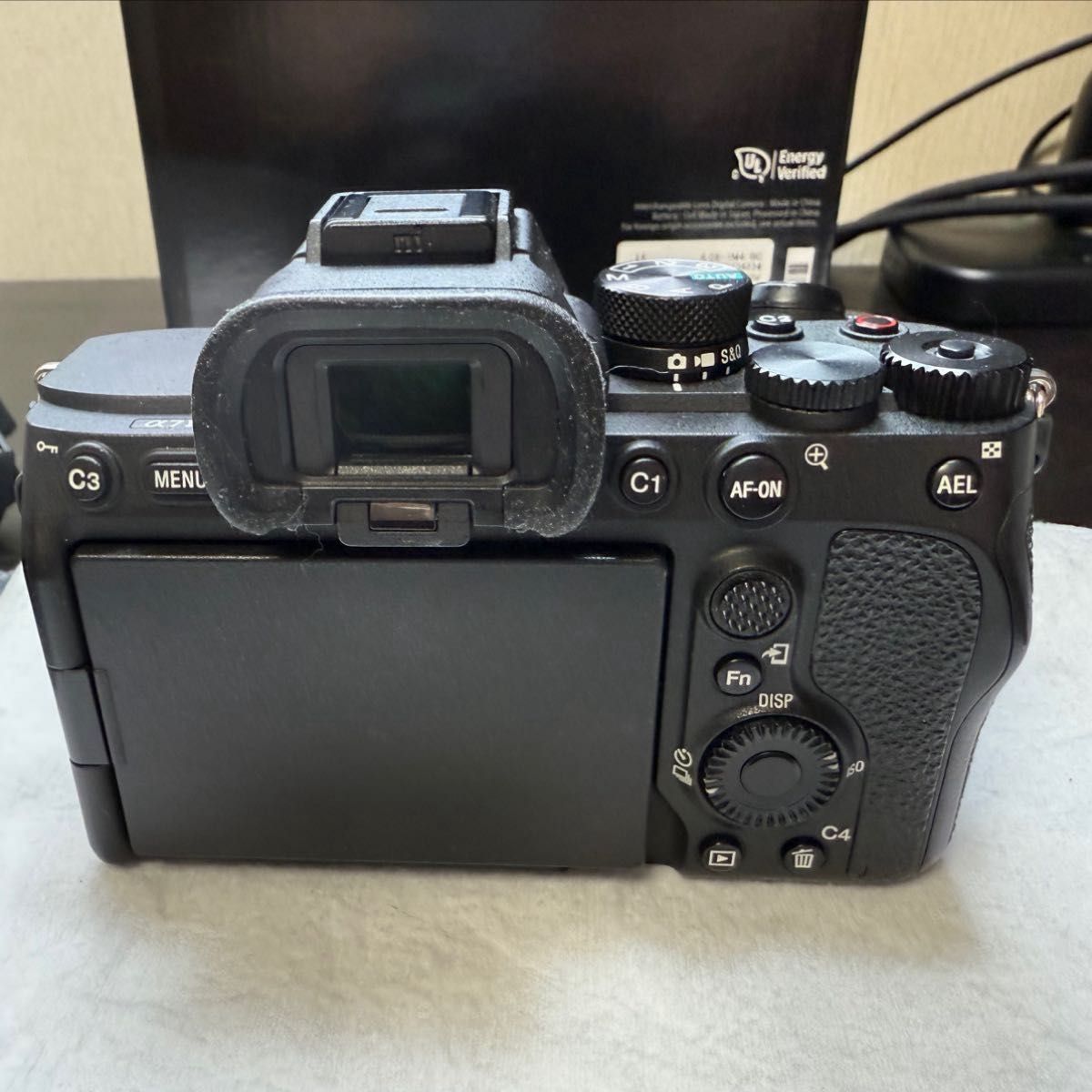 SONY α7 IV ボディ 中古 やや傷あり 動作良好 元箱・付属品あり SONY α7 IV ボディ 中古 やや傷あり 動作良好 元箱・付属品あり