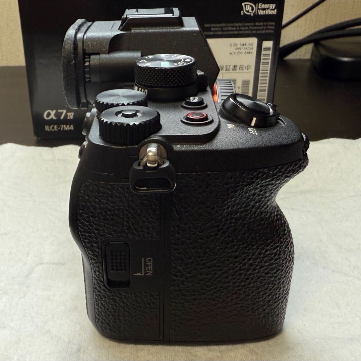 SONY α7 IV ボディ 中古 やや傷あり 動作良好 元箱・付属品あり SONY α7 IV ボディ 中古 やや傷あり 動作良好 元箱・付属品あり
