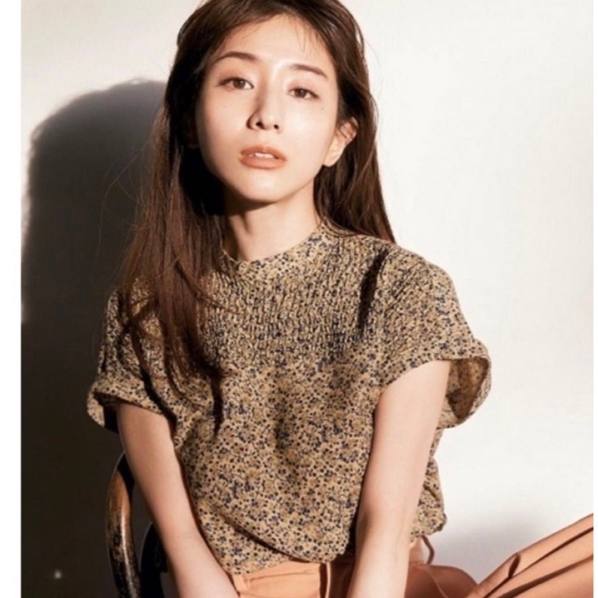 新品未着用 CLANE クラネ 田中みな実コラボ 花柄ブラウス 完売品 新品未着用 CLANE クラネ 田中みな実コラボ 花柄ブラウス 完売品