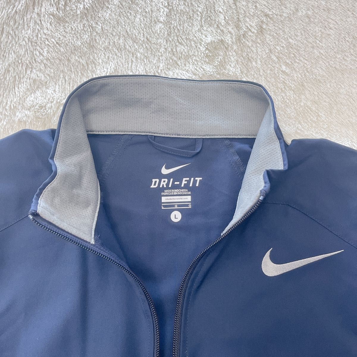 美品 ナイキ NIKE DRI-FIT 刺繍 ナイロンジャケット ネイビー L 美品 ナイキ NIKE DRI-FIT 刺繍 ナイロンジャケット ネイビー L