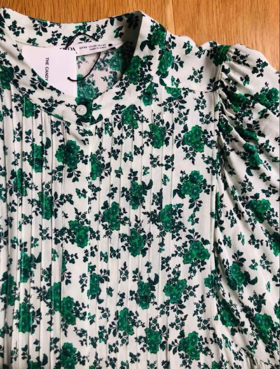 神崎恵さん着用 新品 タグ付き ZARA ワンピース ドレス 花柄 XS 神崎恵さん着用 新品 タグ付き ZARA ワンピース ドレス 花柄 XS