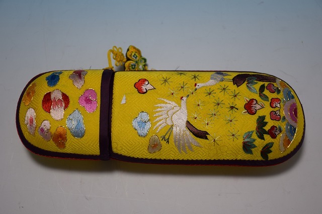 * Korea miscellaneous goods * embroidery entering tube shape glasses case * yellow * free shipping *