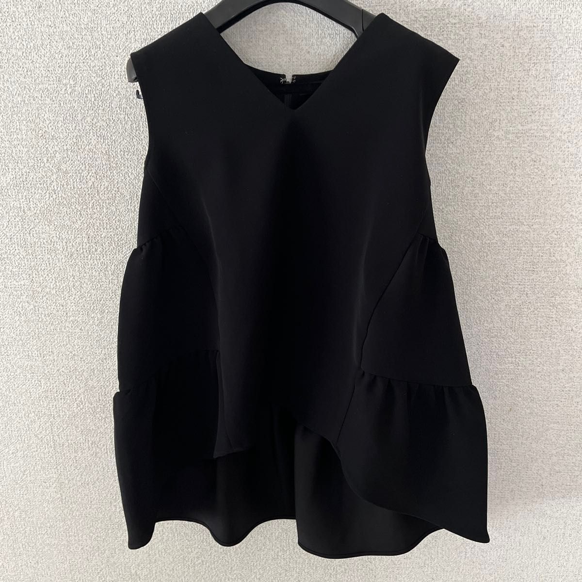 ヨーコチャン Vネックティアードブラウスsize38|Yahoo!フリマ ヨーコチャン Vネックティアードブラウスsize38|Yahoo!フリマ