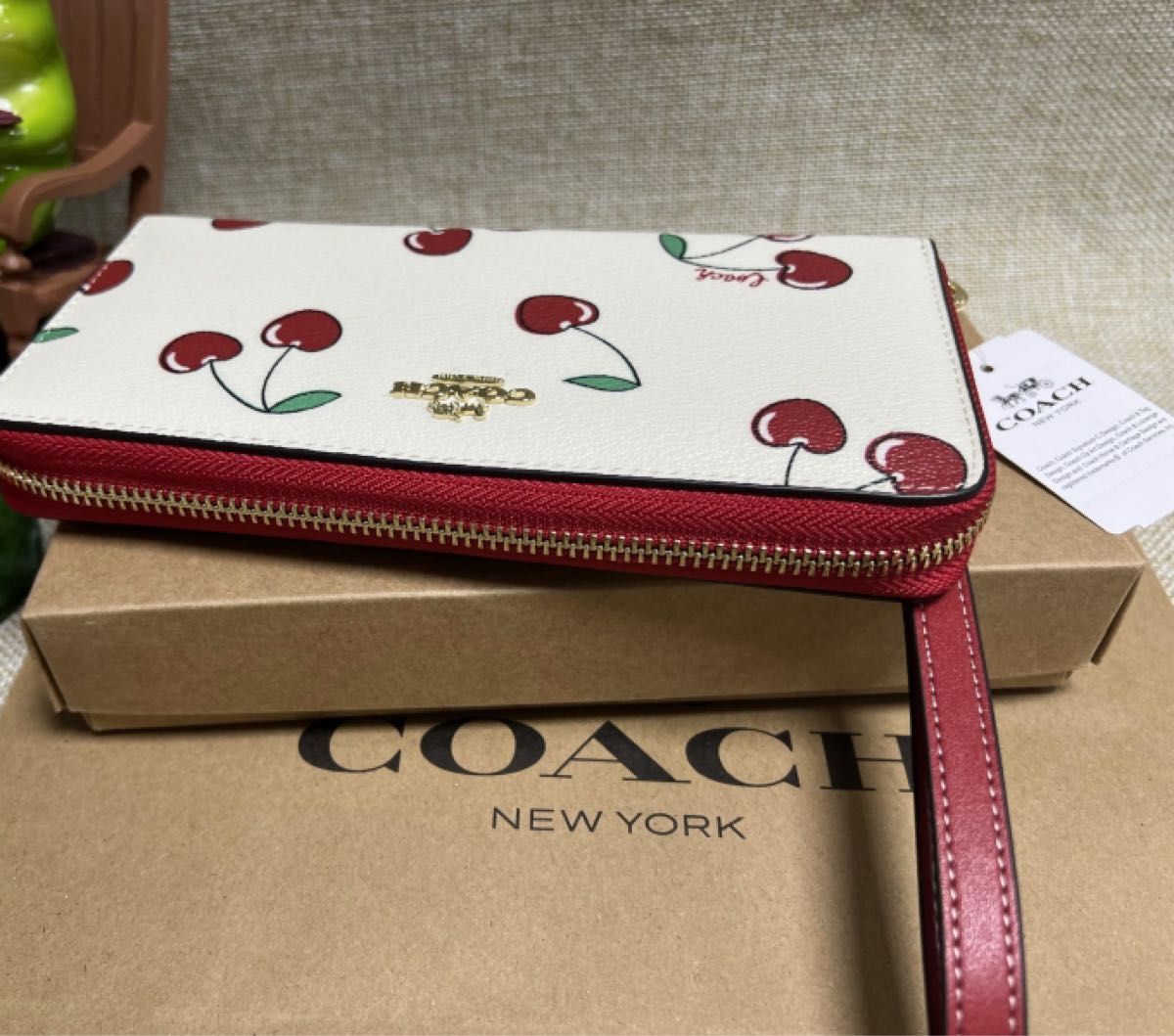 COACH 財布 コーチ 長財布 ジップ アラウンド ハート チェリー COACH 財布 コーチ 長財布 ジップ アラウンド ハート チェリー