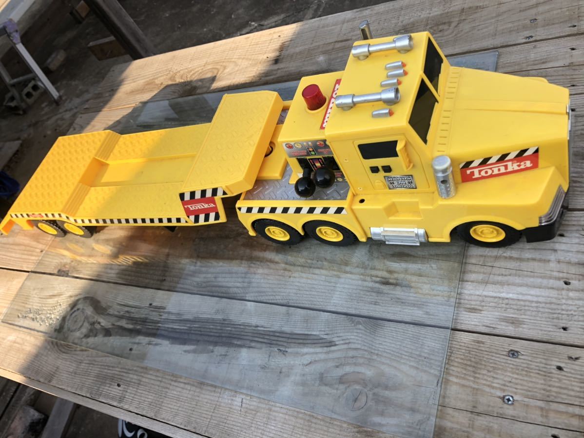 tonka.全長100 センチ 巨大トレーラーおもちゃ 誕生日プレゼントに