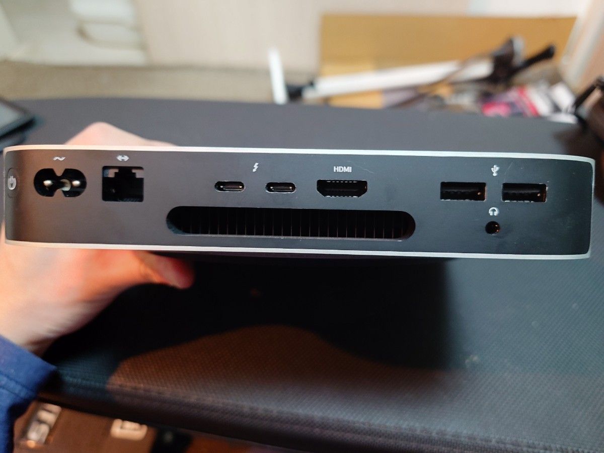Apple Mac Mini with Apple M1チップ (8GB RAM 256GB SSD Apple Mac Mini with Apple M1チップ (8GB RAM 256GB SSD