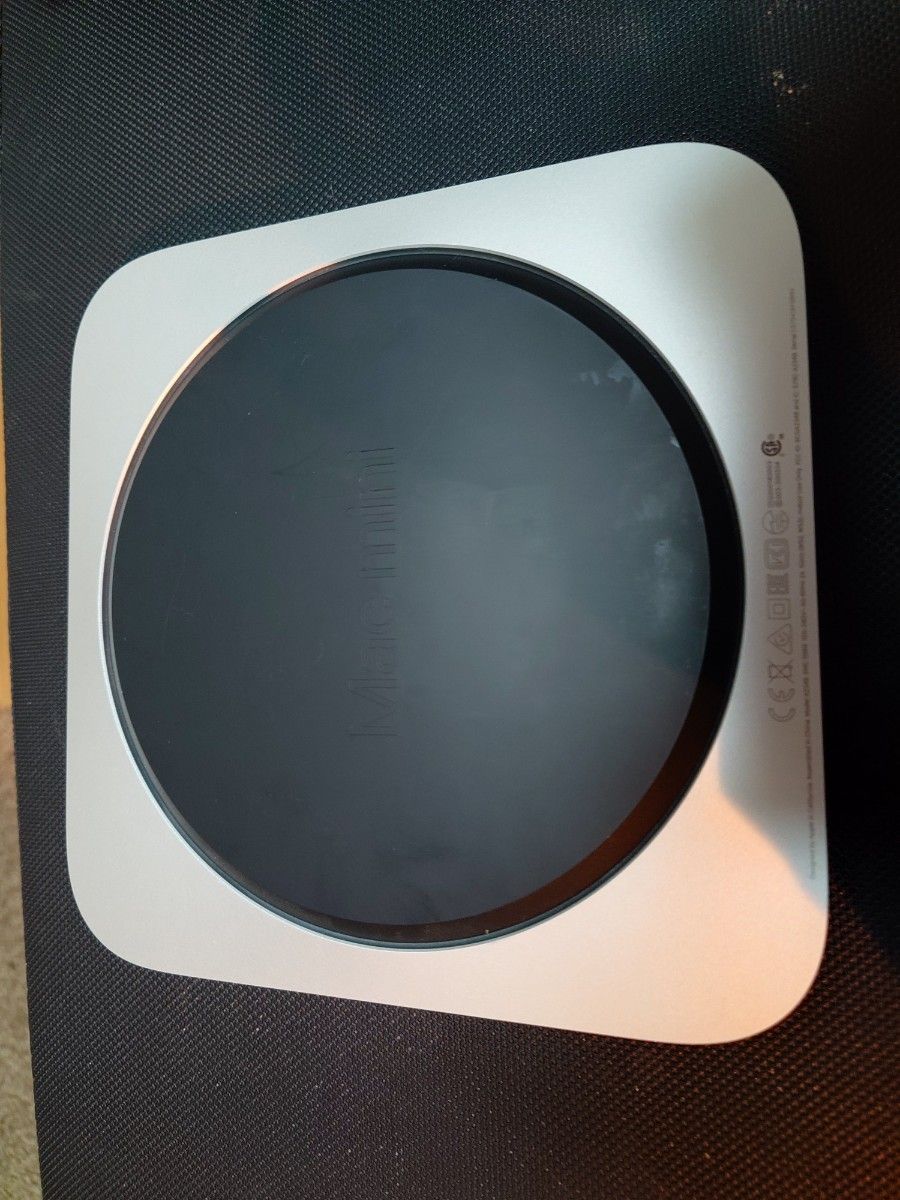 Apple Mac Mini with Apple M1チップ (8GB RAM 256GB SSD Apple Mac Mini with Apple M1チップ (8GB RAM 256GB SSD