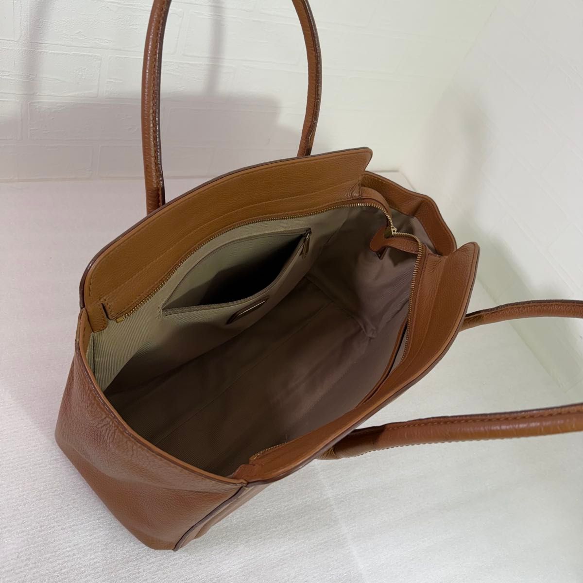 美品 フルラ トートバッグ ハンドバッグ カレッジ レザー 美品 フルラ トートバッグ ハンドバッグ カレッジ レザー