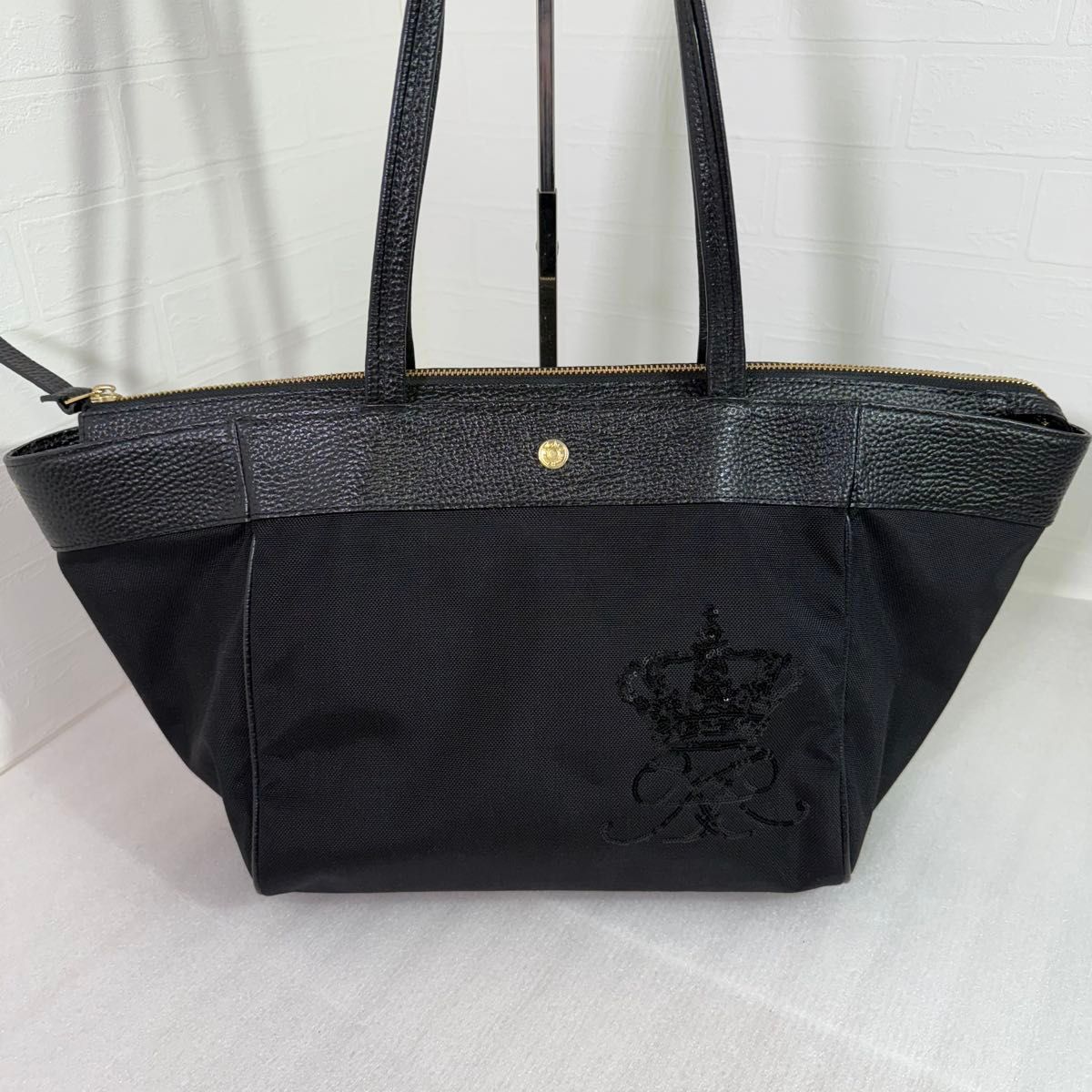 美品 ADMJ ショルダーバッグ 黒 ナイロン レザー クラウン刺繍 美品 ADMJ ショルダーバッグ 黒 ナイロン レザー クラウン刺繍