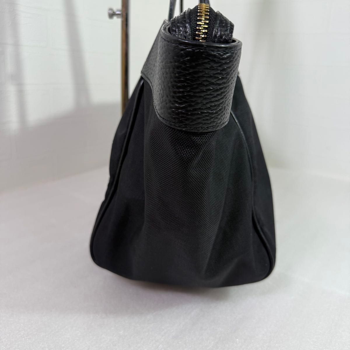 美品 ADMJ ショルダーバッグ 黒 ナイロン レザー クラウン刺繍 美品 ADMJ ショルダーバッグ 黒 ナイロン レザー クラウン刺繍