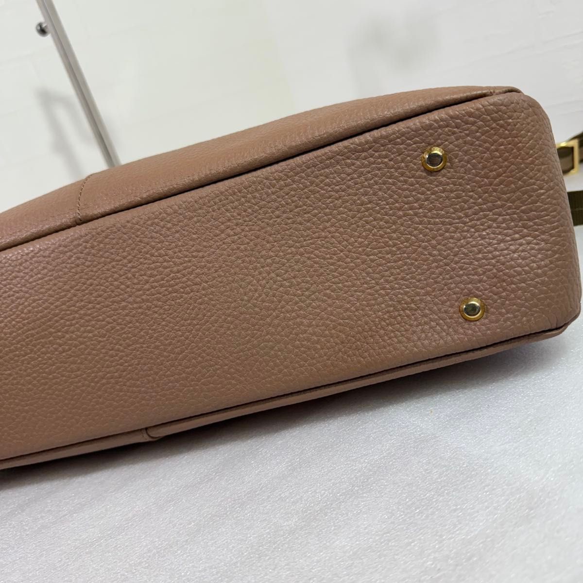 美品 アタオ ショルダーバッグ エルビィ ピンクベージュ 2way 美品 アタオ ショルダーバッグ エルビィ ピンクベージュ 2way