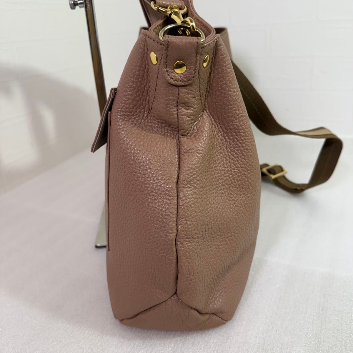 美品 アタオ ショルダーバッグ エルビィ ピンクベージュ 2way 美品 アタオ ショルダーバッグ エルビィ ピンクベージュ 2way