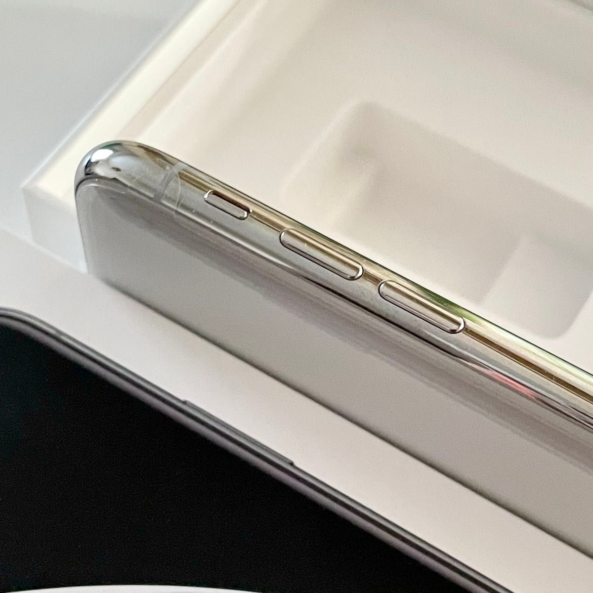 美品 iPhone XS Max 512GB シルバー 純正品 SIMフリー Apple 美品 iPhone XS Max 512GB シルバー 純正品 SIMフリー Apple