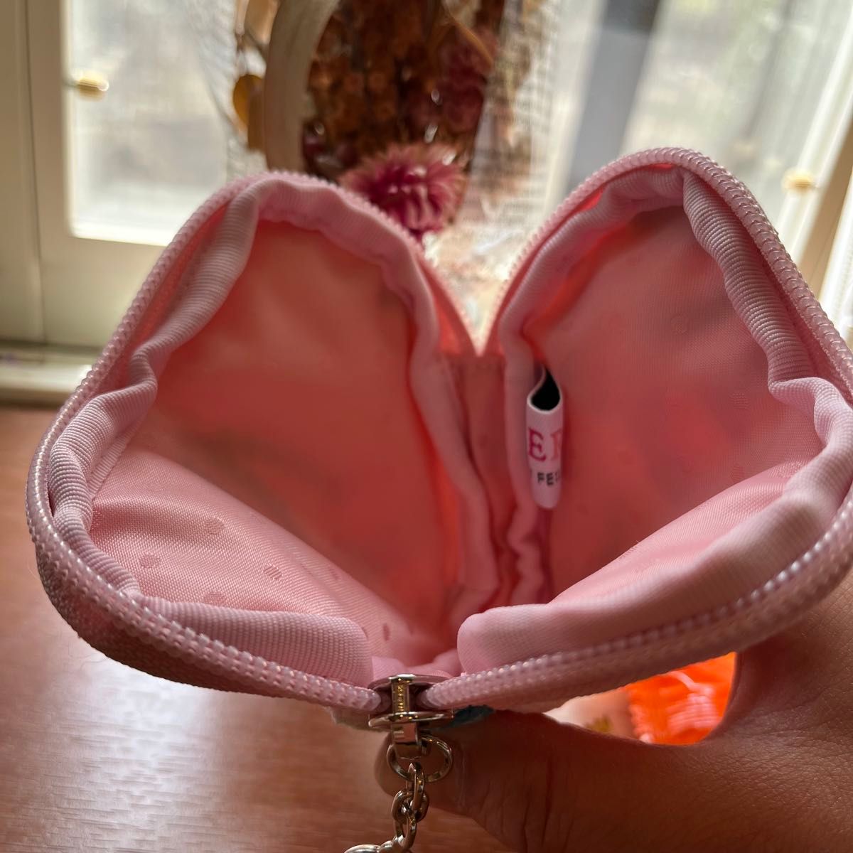 美品 LOVERARY BY FELIER チェリードット ハート型 ポーチ 美品 LOVERARY BY FELIER チェリードット ハート型 ポーチ